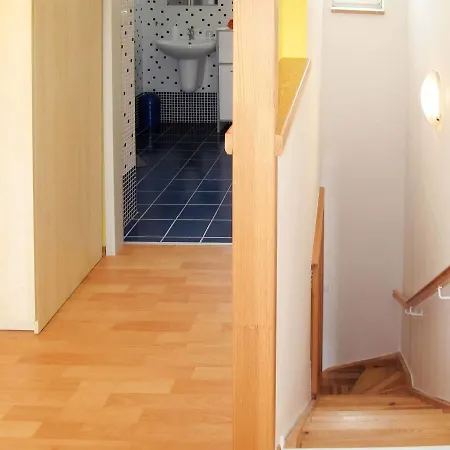 Dusek 110w Apartment