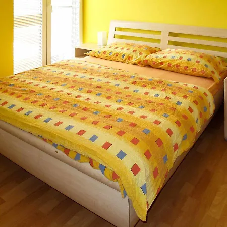 Dusek 110w Apartment *